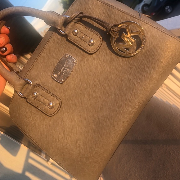 Michael Kors grey leather hand bag - Picture 1 of 5